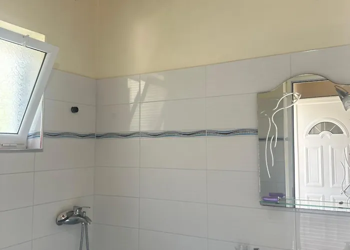 Vasil Landhaus Lukovë